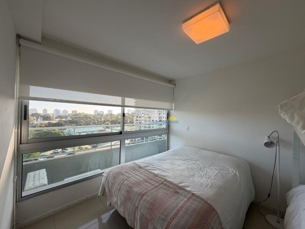 Apartamento en alquiler anual de 1 dormitorio en