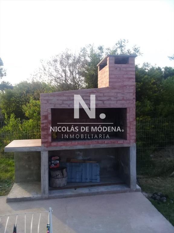 Casa de Cuatro Dormitorios en Manantiales - Venta