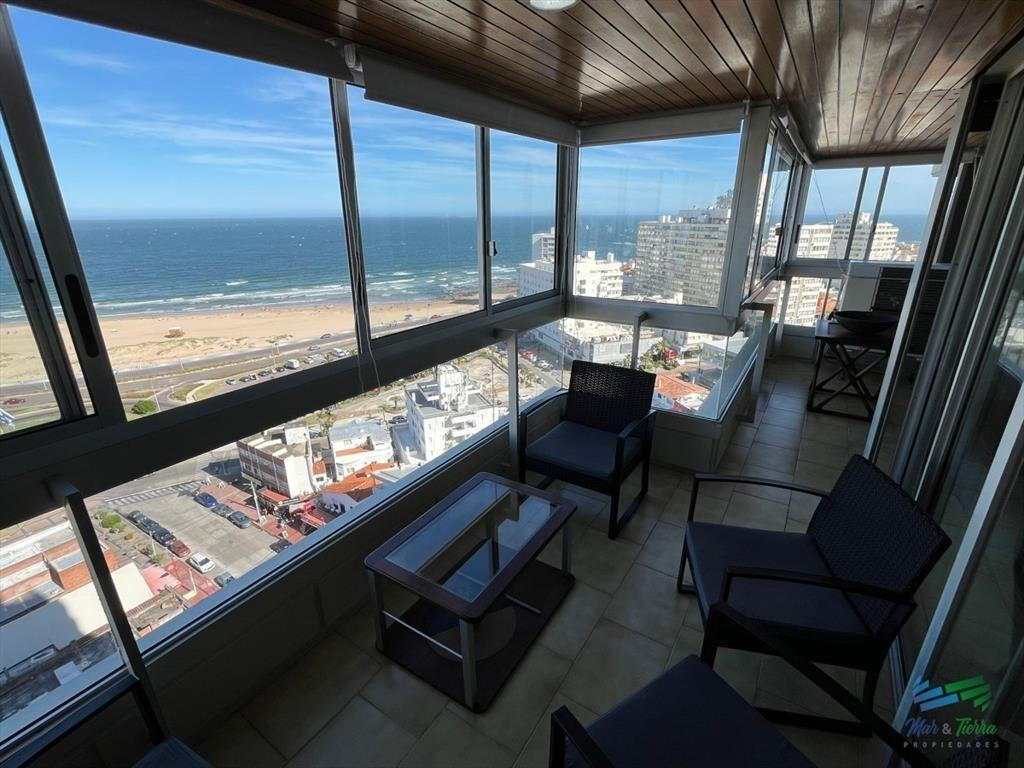 Apartamento en alquiler de 3 dormitorios en Primera Linea d