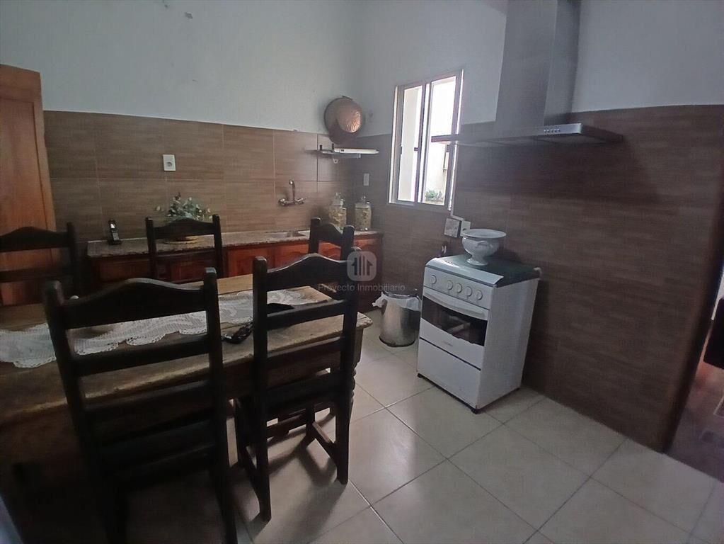 Venta de Casa en La Blanqueada con Garage y Barbacoa