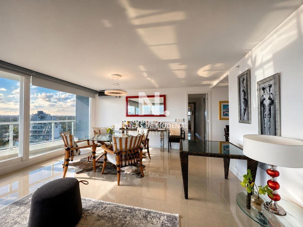 Venta de Apartamento en venta 3 dormitorios en y