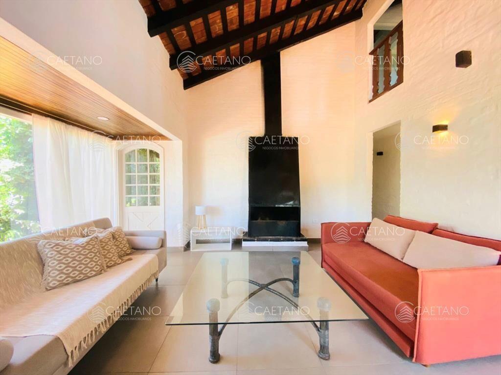 Excelente casa en venta de La Barra de tres + con