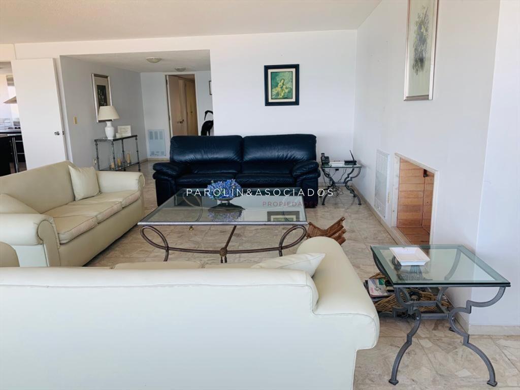 Apartamento en venta de 3 dormitorios en Torre