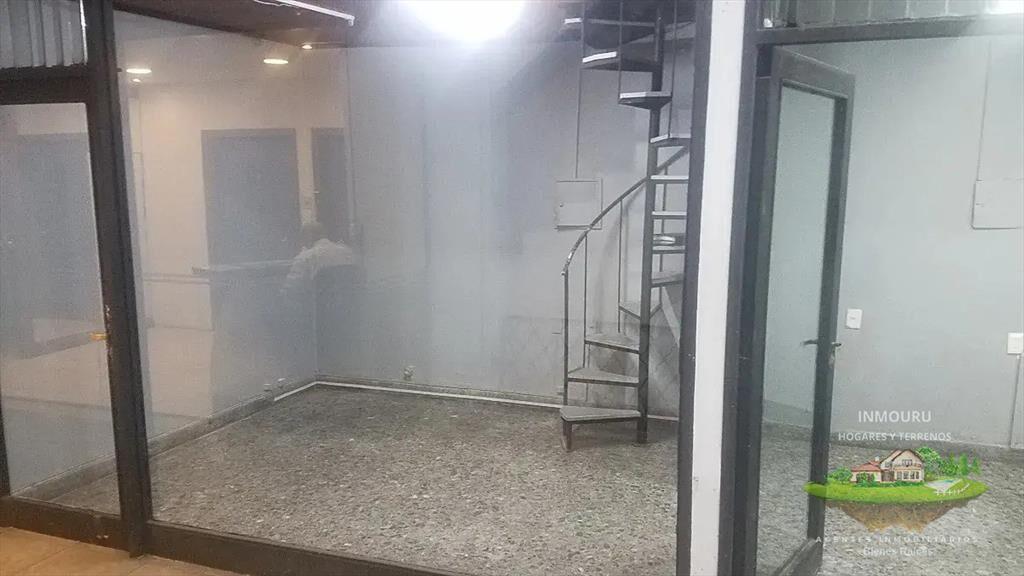 Se Alquila Local Sobre 18 de Julio en Pleno Centro