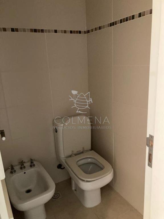 Apartamento en alquiler, con parrillero propio en Punta del