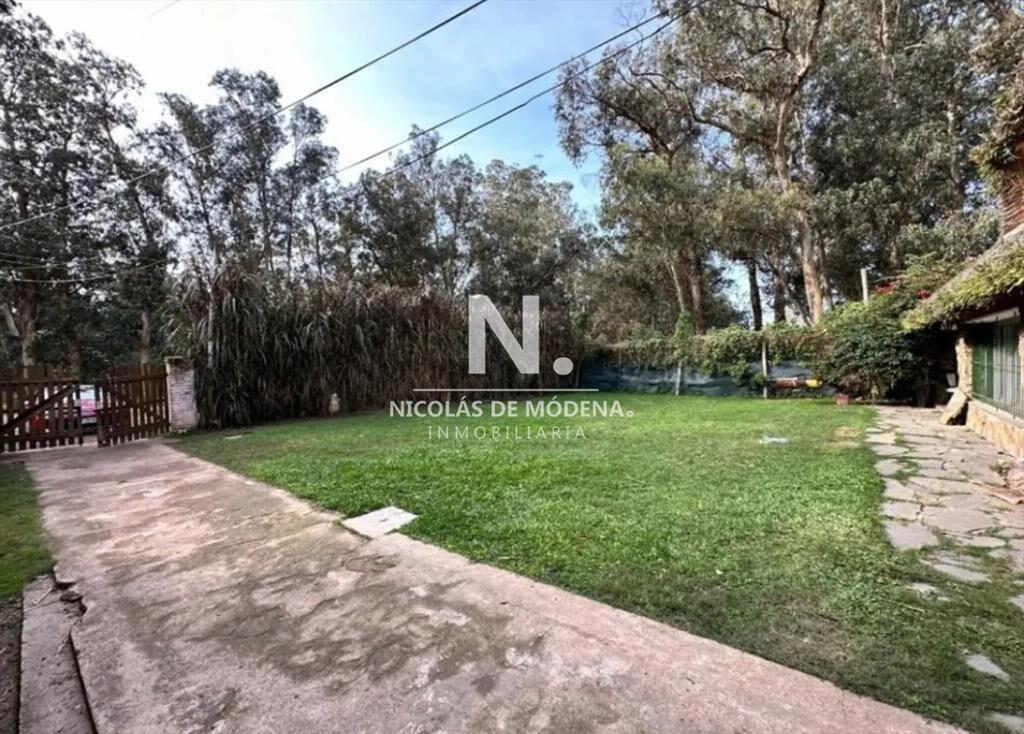 Vende casa en Punta del Este, de 6 dormitorios.