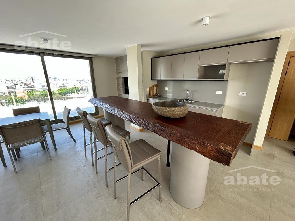Alquiler apartamento de 1 dormitorio con patio - Punta Carr