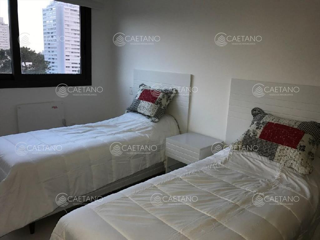 Apartamento en Roosevelt, 3 dormitorios *