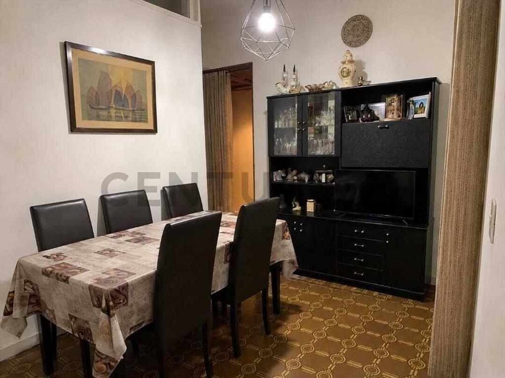 Venta inversión/vivenda/Permuta/1er piso x escalera/2dor/...
