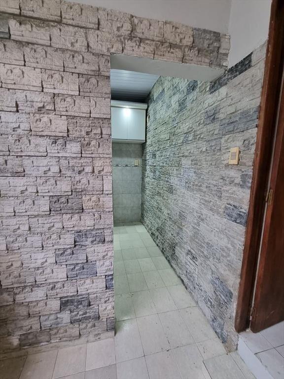Venta De Casa Con Cochera Jardín y Parrillero