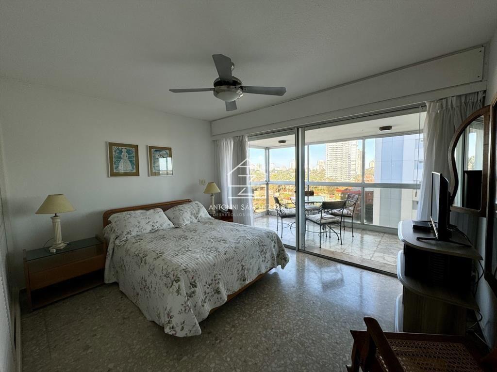 Venta apartamento 2 dormitorios mas dependencia