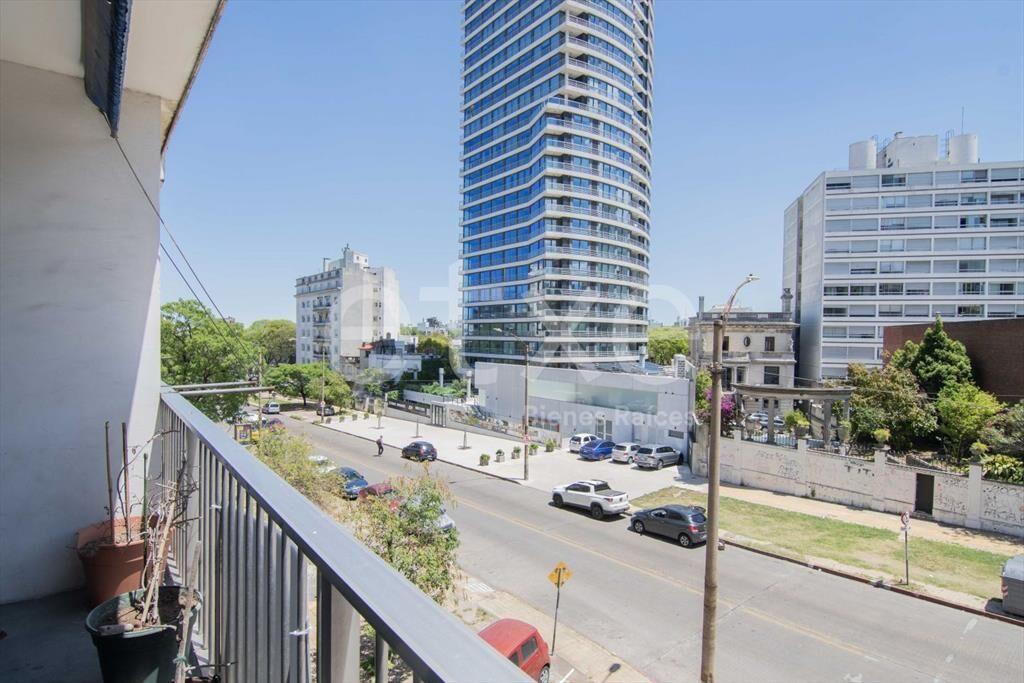 Apartamento esquinero en Venta Pocitos...