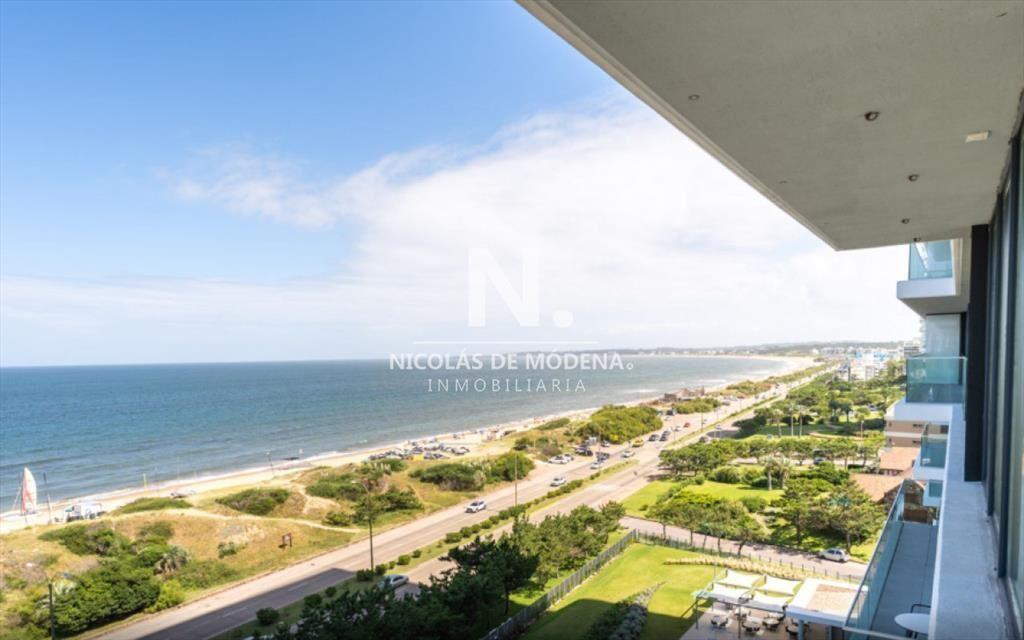En venta apartamento de 3 dormitorios con vista