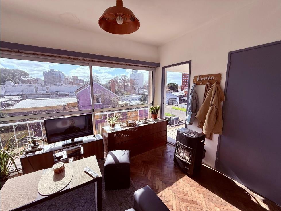 2337 venta apto 2 dorm Buceo c/balcon