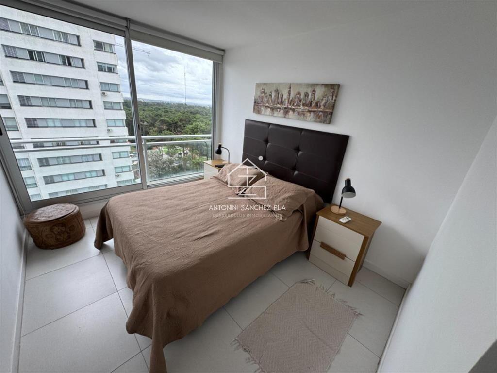 PISO ALTO EN ROOSEVELT CON SERVICIOS