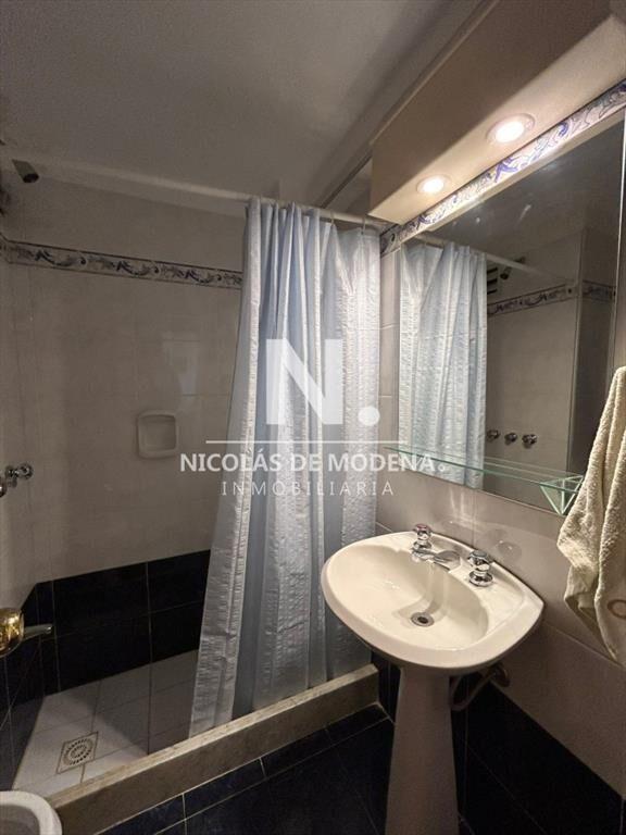 Vende apartamento frente al mar de 3 dormitorios