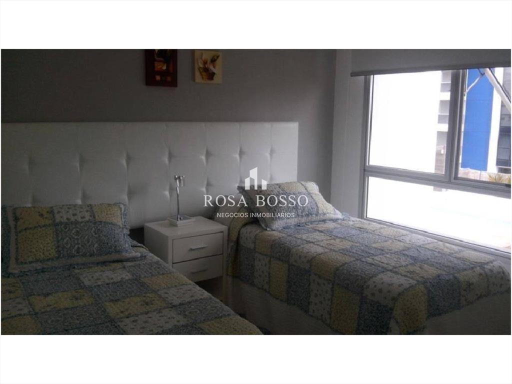 Apartamento en Brava, 3 dormitorios *