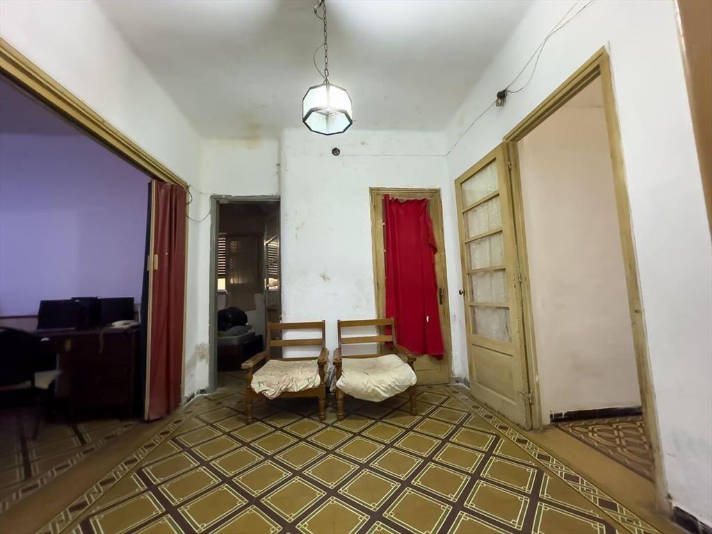 Casa amplia y céntrica con gran potencial en el co