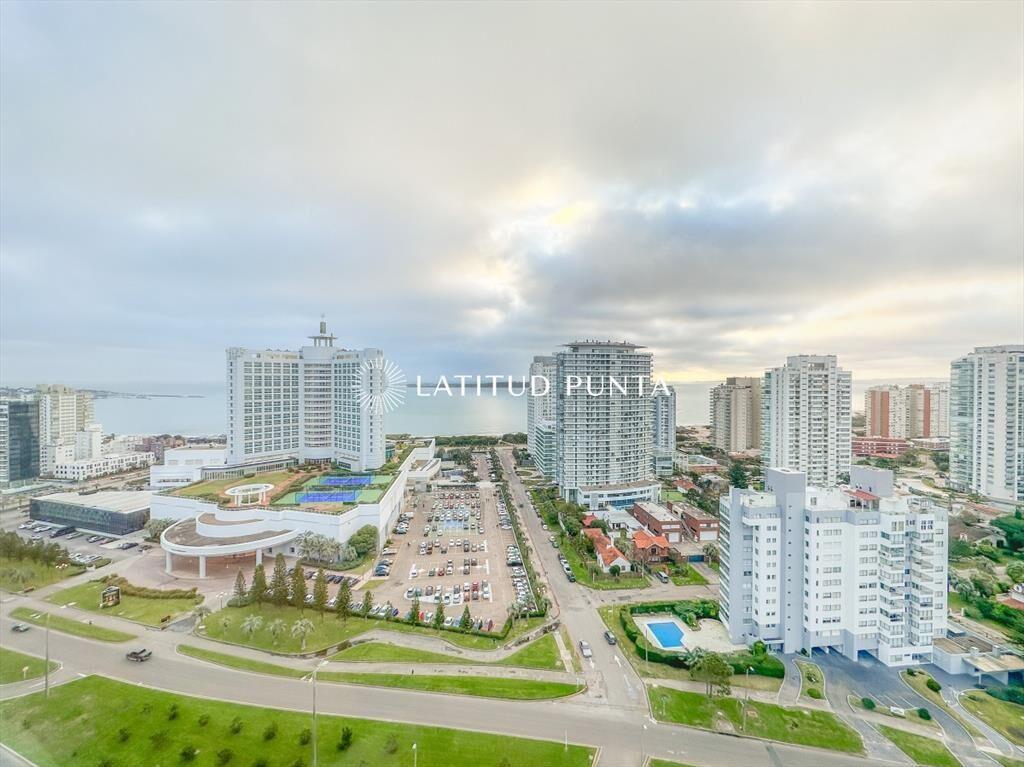Casino Tower, apartamento en piso alto, 2