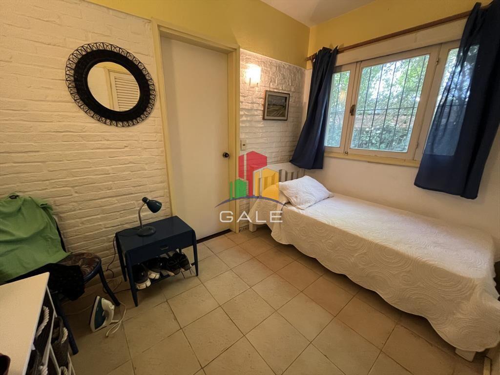 Casa en Playa Mansa, 5 dormitorios y 4 baÃ±os.