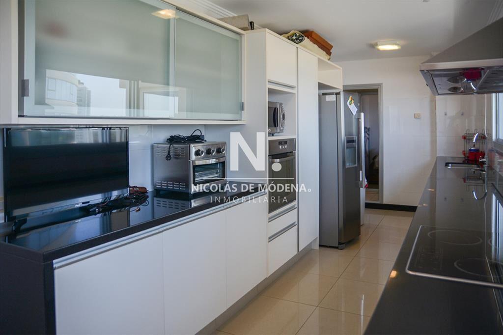 Vende departamento de 3 dormitorios en Brava del