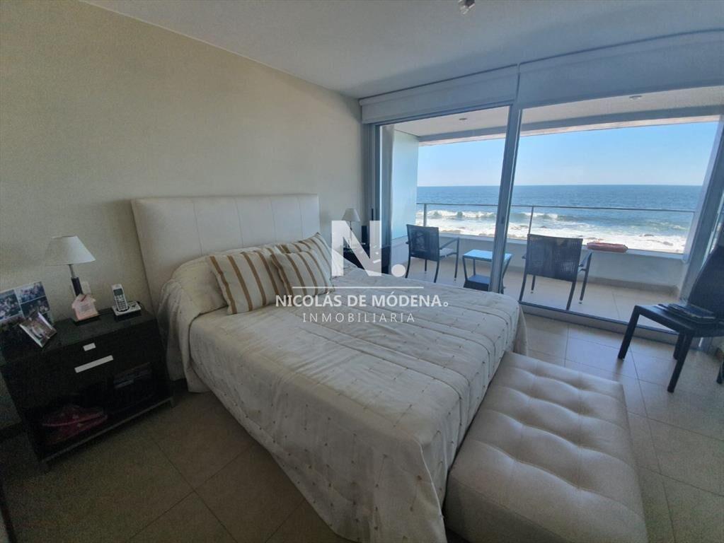 Departamento en venta frente al mar.