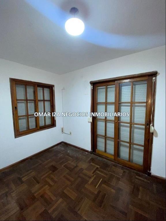 VENTA CASA LA COMERCIAL, 3 DORMITORIOS, JARDIN, 2 BAÑOS, PA