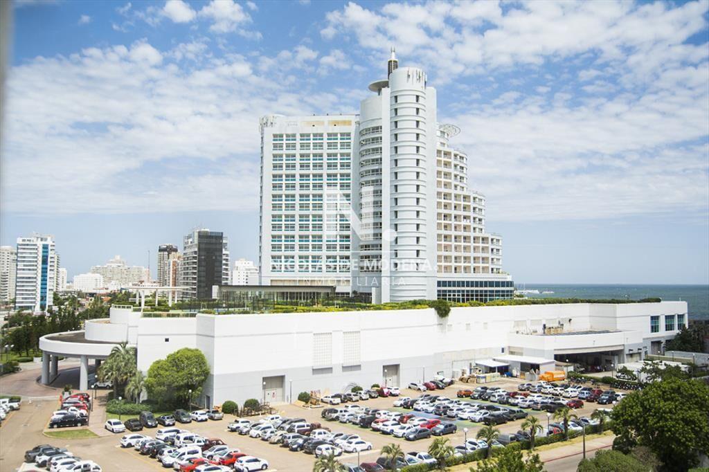 Apartamento de 3 dormitorios a la venta en playa