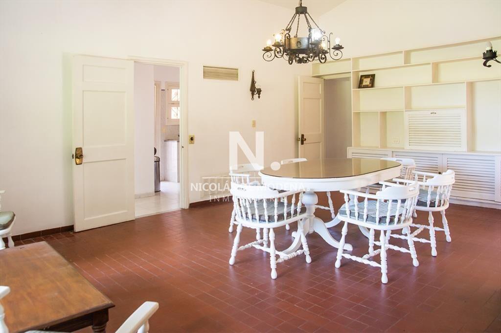 Vende casa de 3 dormitorios en Cantegril Punta del Este
