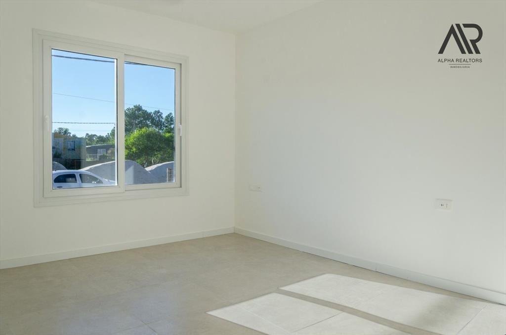 Casa en venta c/ cochera en Punta Negra