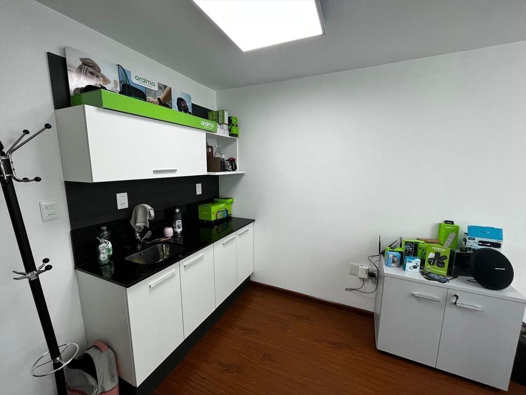 Imperdible oficina próximo a WTC, 60 m2, con renta!!