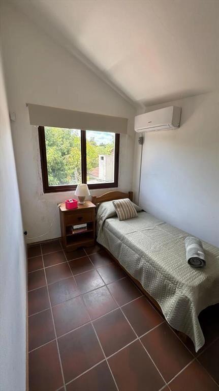 Venta amplia Casa 3 dormitorios con piscina y parrillero a