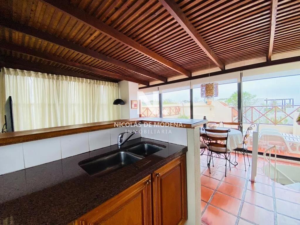 Impecable departamento, comodo e iluminado.
