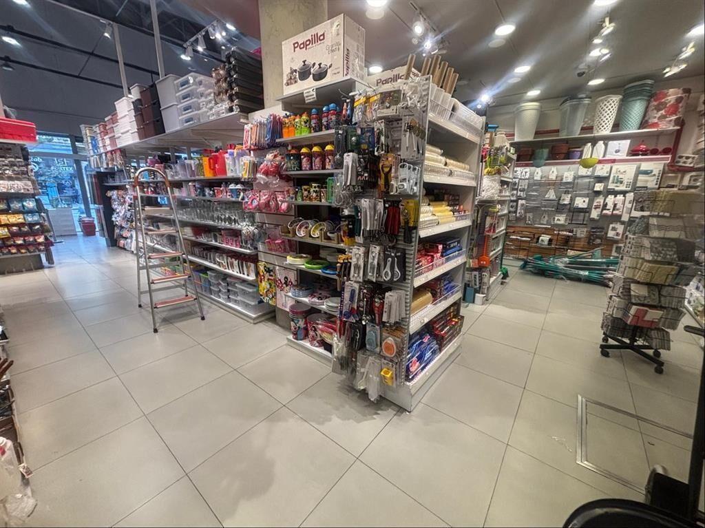 Local venta 320m2 sobre 18 de julio con renta