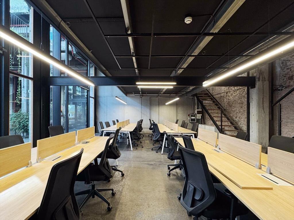 - ALQUILER -OFICINA - COWORK - TODO INCLUIDO - TRES CRUCES-