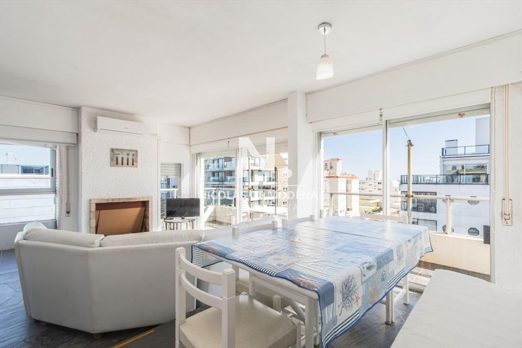 Vende apartamento de 3 dormitorios en Península