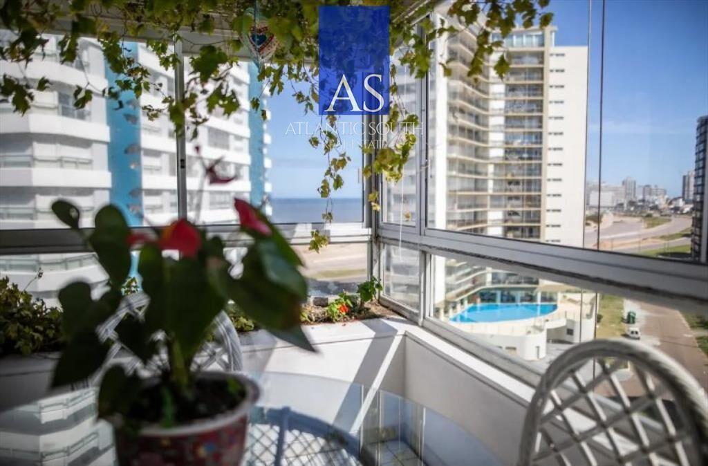 Apartamento de 4 dormitorios primera linea Playa