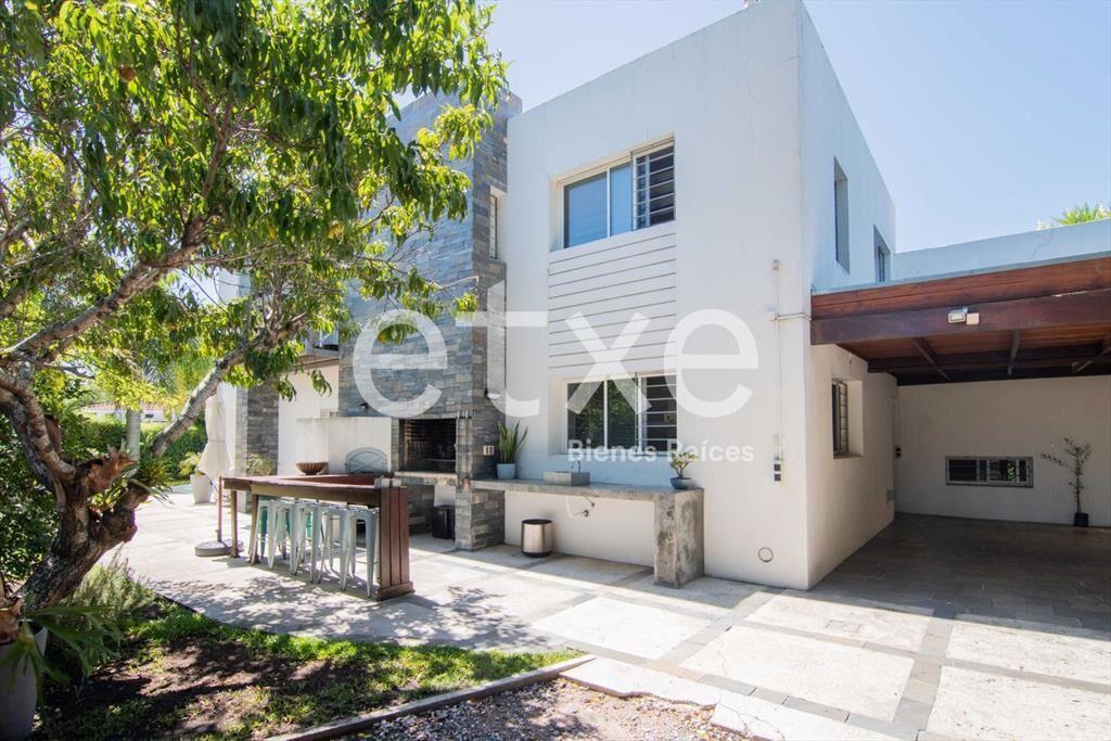 Casa en venta Carrasco...