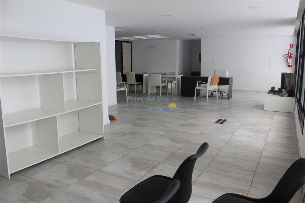 Gran Local Comercial Península