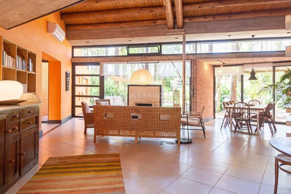 VENTA DE CASA DE 3 DORMITORIOS EN LAGUNA BLANCA