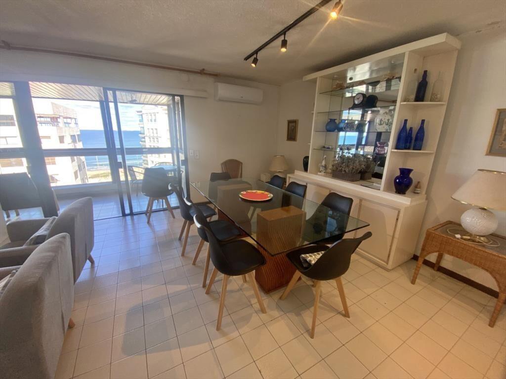 VENTA DE APARTAMENTO DE 3 DORMITORIOS EN PARQUEMAR CENTER F