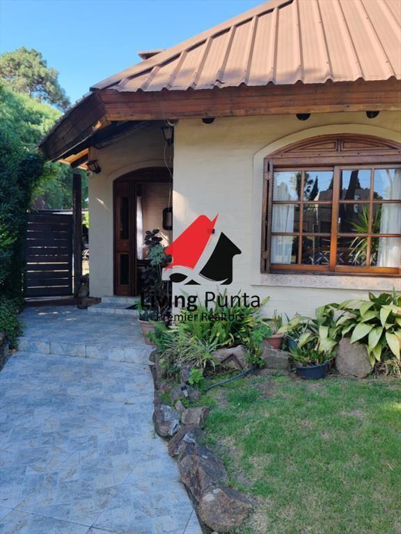 Casa en Bo. Cordoba, 4 dormitorios
