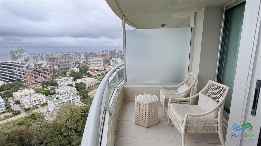 Venta y alquiler de apartamento de 2 dormitorios 2 baños v
