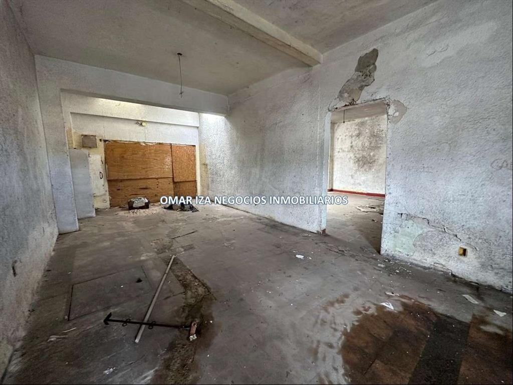 Alquiler y Venta local comercial a reciclar, prox Mercado M
