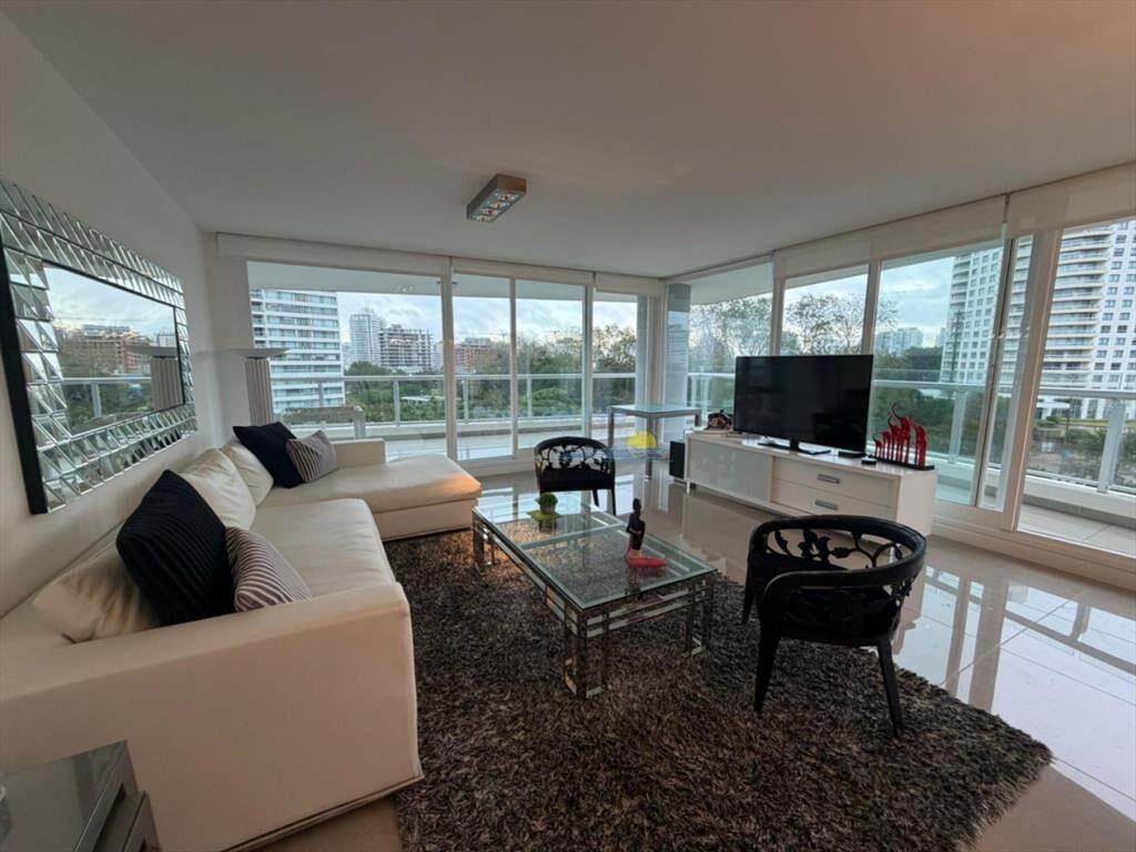 Apartamento en Venta de 4 dormitorios en Torre ,