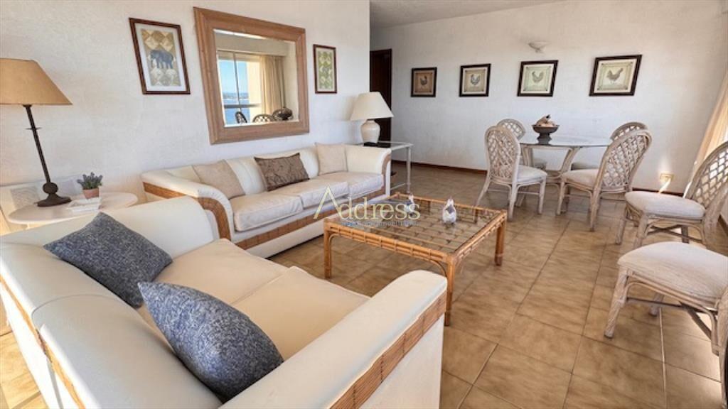Apartamento de 3 dor, 3 baños, Balcon y Garage cuenta con