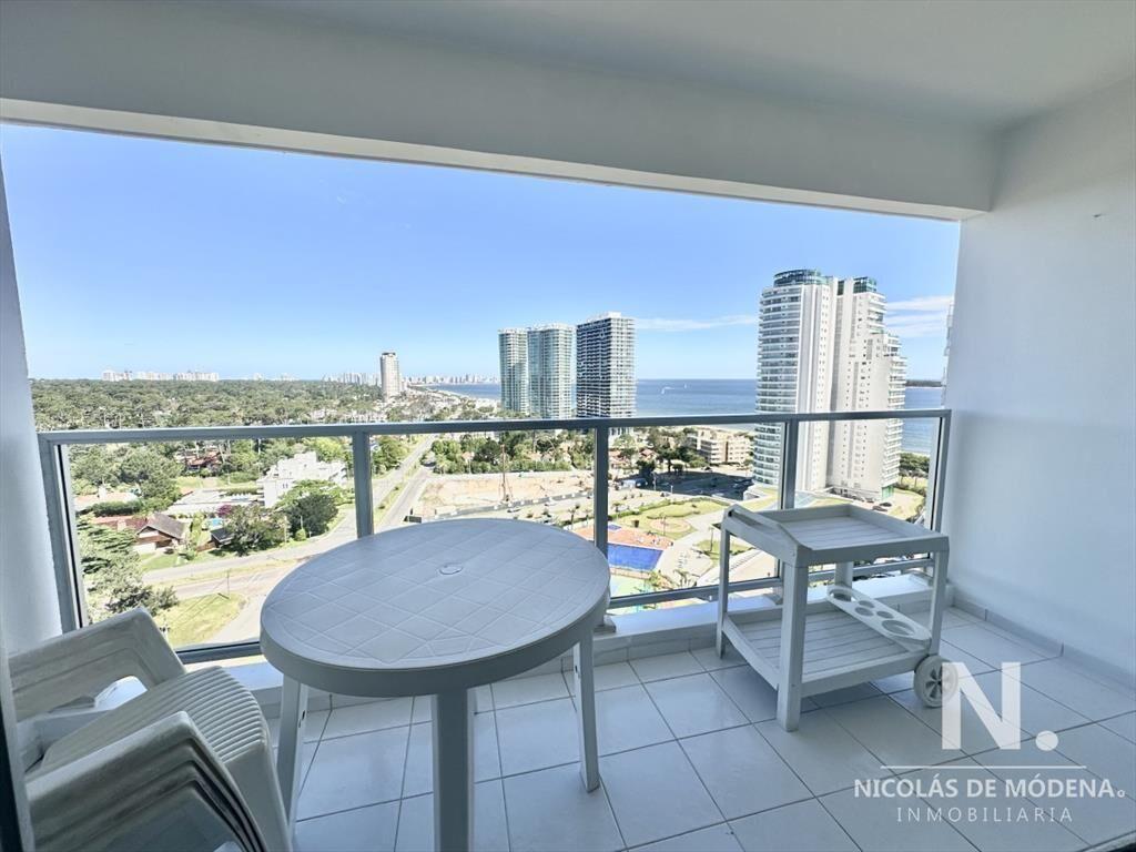 Venta apartamento 3 dormitorios. Playa mansa, Punta del Est