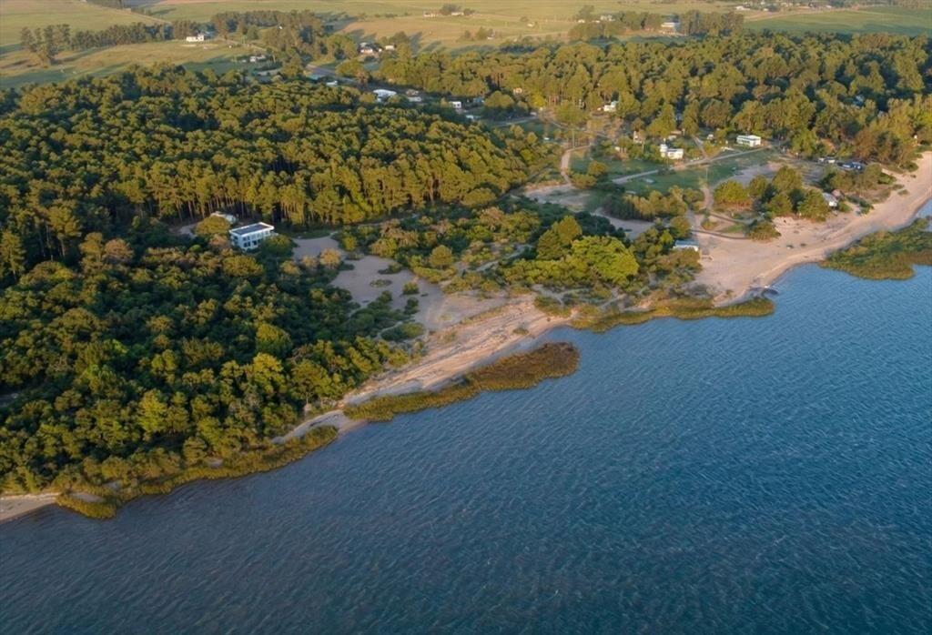 Terreno de una Hectárea a Metros del Río - Carmelo