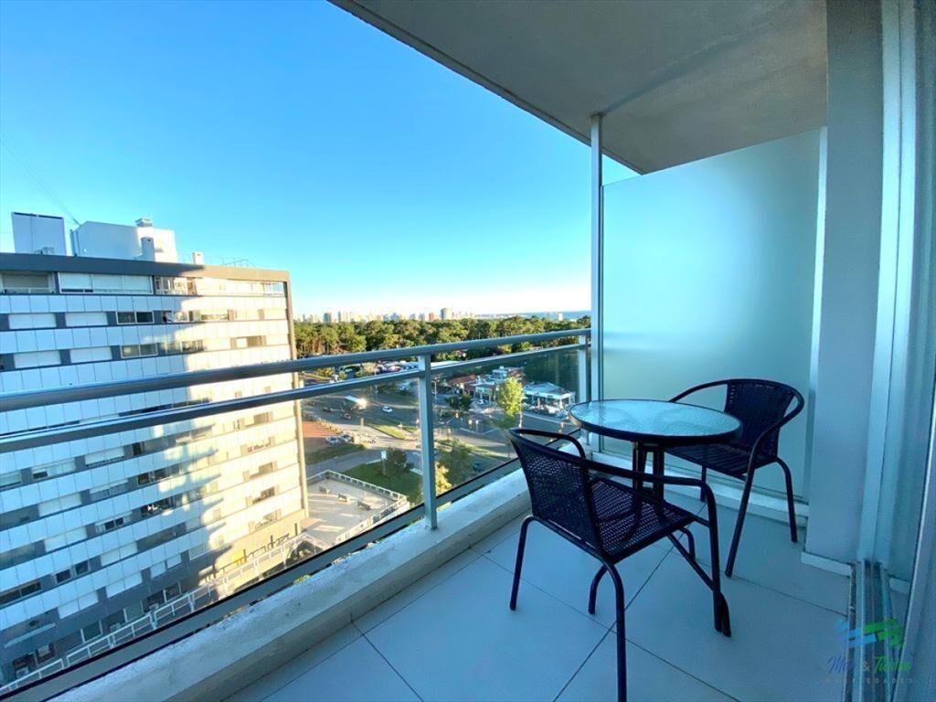 ALQUILER ANUAL, EDIFICIO CON SERVICIOS, 1 DORMITORIO, PUNTA