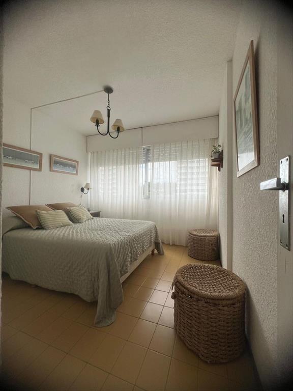 DEPARTAMENTO ALQUILER ANUAL CON BALCON,